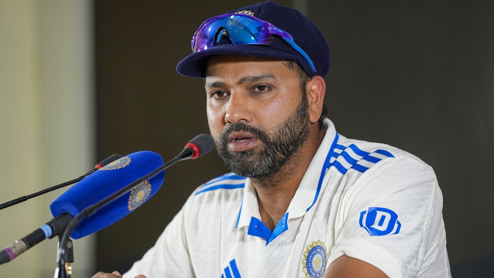 Sports Minister Defends Rohit Sharma Amid Body-Shaming Attacks