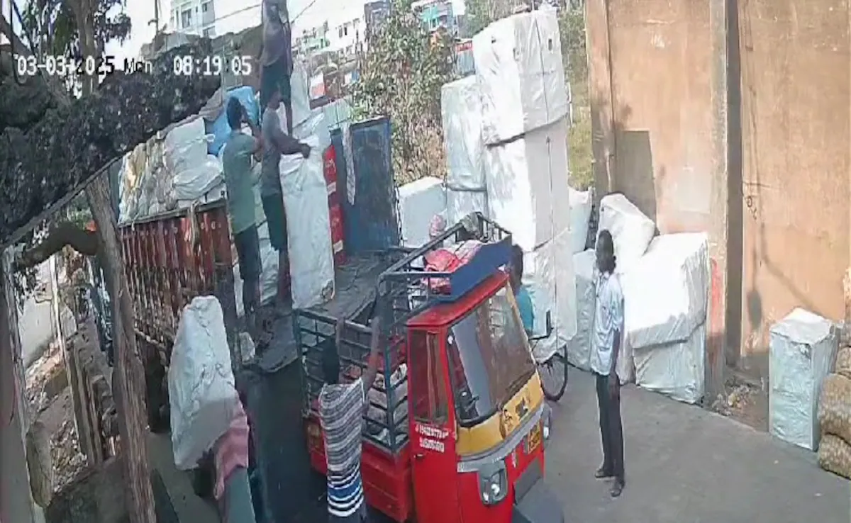 Explosion Injures Five Porters in Kakinada Transport Incident